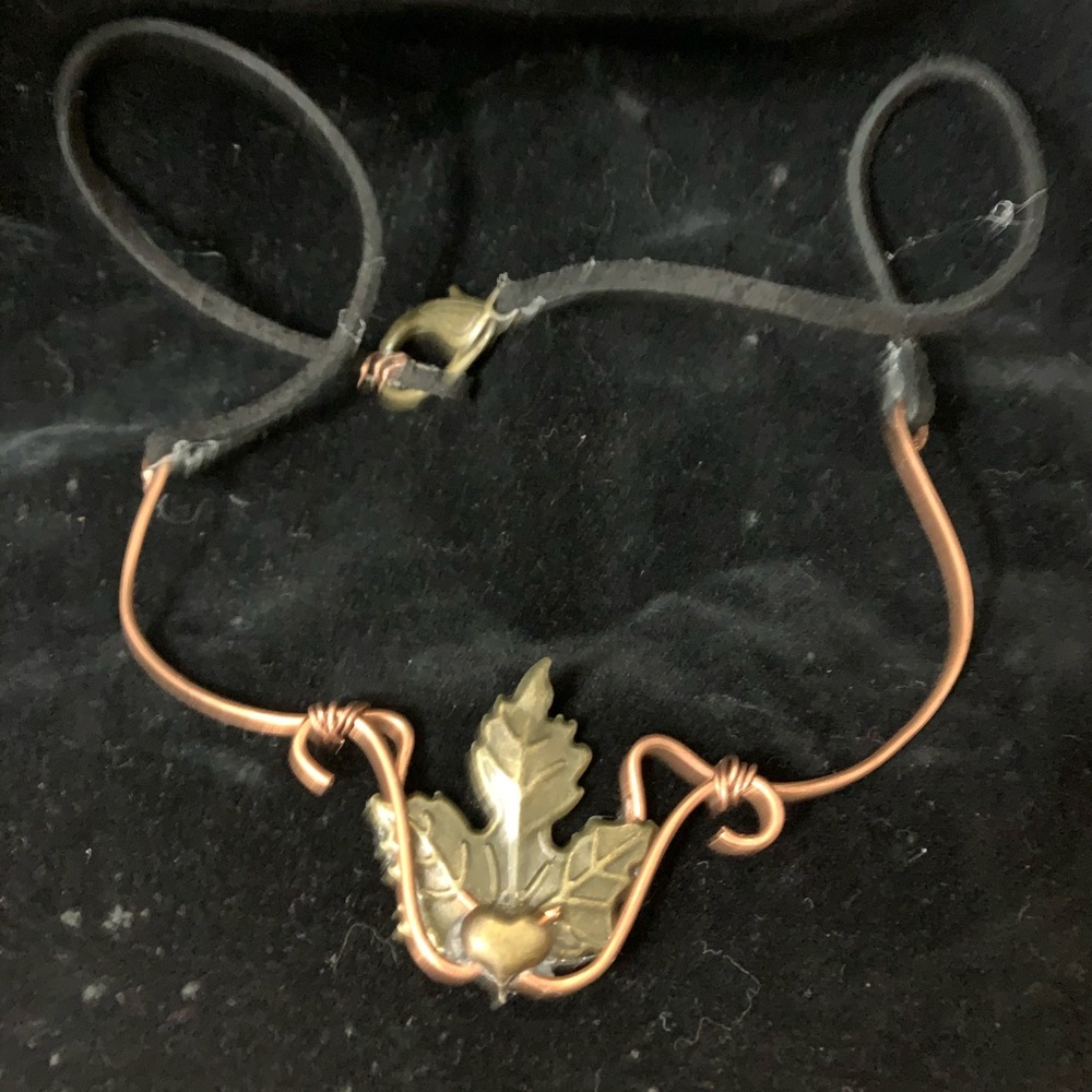 Wire leaf necklace